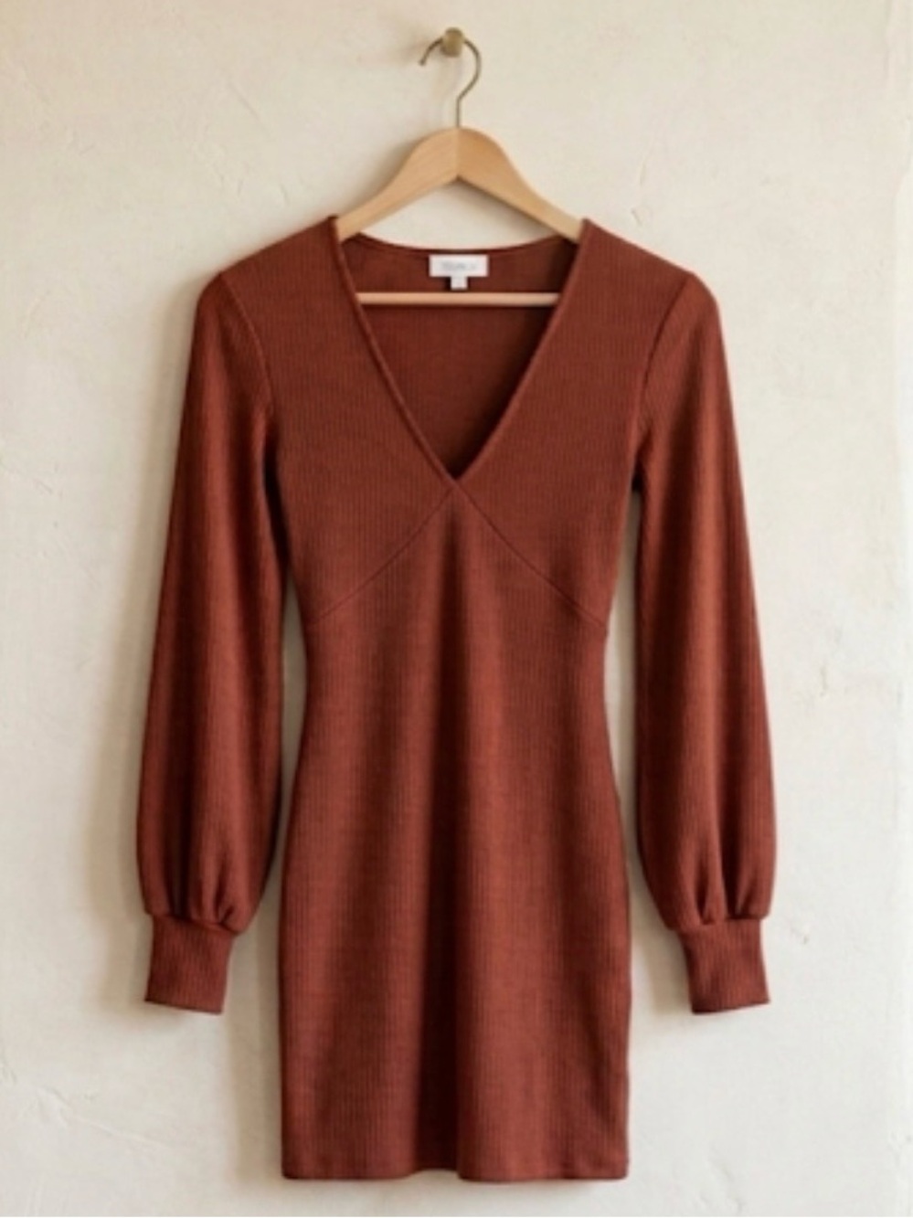 Aritzia Wilfred Jeanne Ribbed Mini Dress XS Rust V Neck Balloon Sleeve Boho - Picture 2 of 9